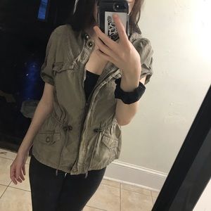 Short sleeved jacket